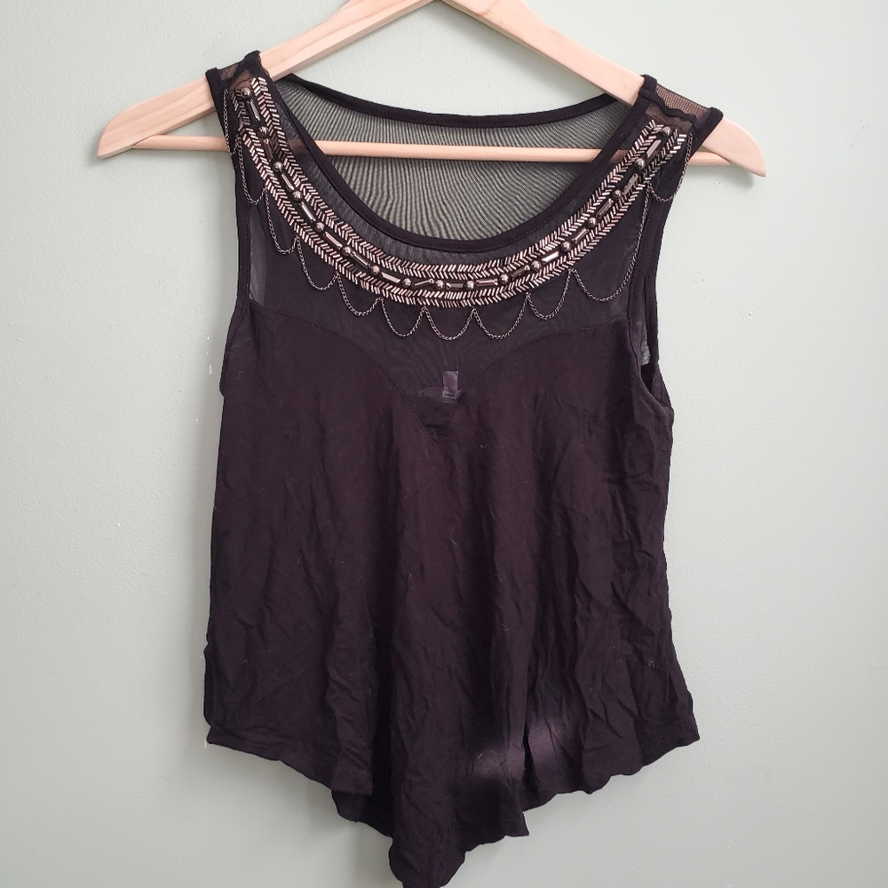Beaded/see-through collar and flowy crop top